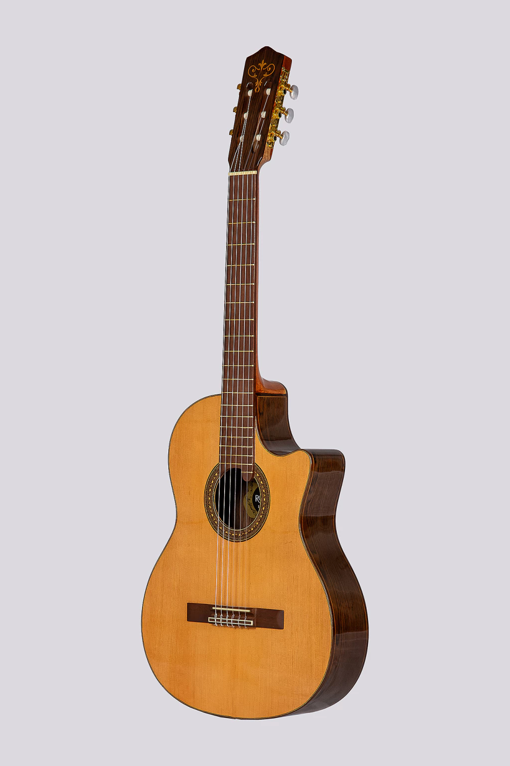 29-j2-natural-81eb7dccdfc11fac1317568245414472-1024-1024.webp Guitarra Romantica Electrocriolla Media Caja Profesional J-2 Ebro Con Funda Natural Fishman Isys - Imagen 1