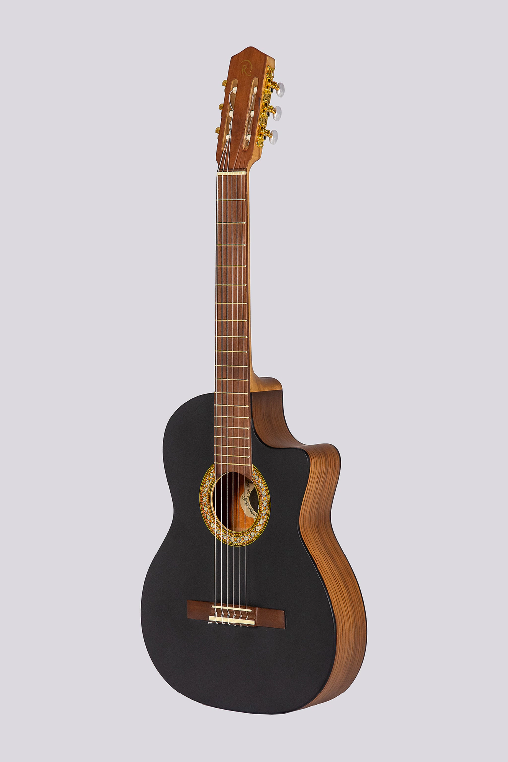 Guitarra Electrocriolla De Medio Concierto Romantica G-Pro Con Funda Eq-4T